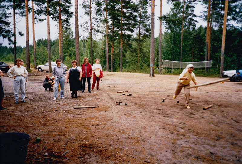 Tiedosto:Kyykkakisa.jpg