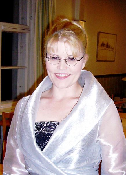 Tiedosto:Sirkka lampimaki-sopraano.jpg